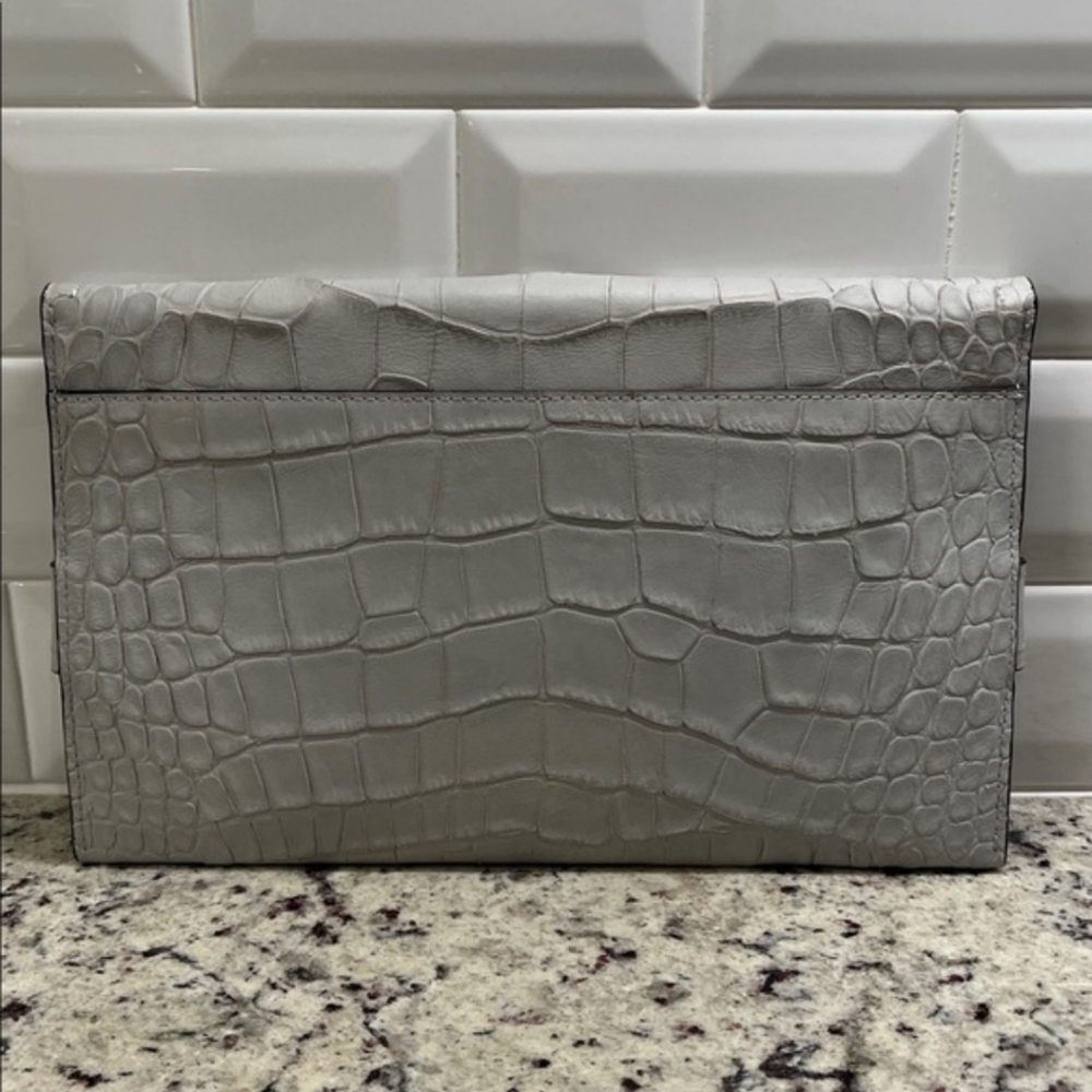 Coach Leather Clutch - Gray Croc-Embossed LIKE NEW - Picture 4 of 14